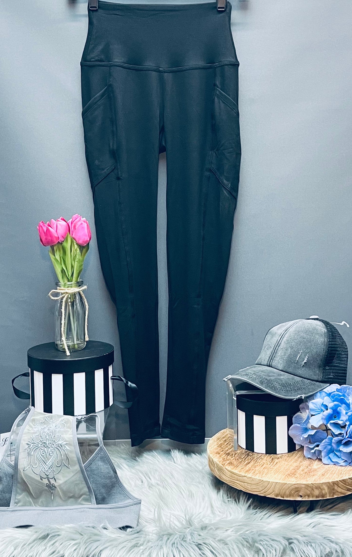 Black leggings with side pockets