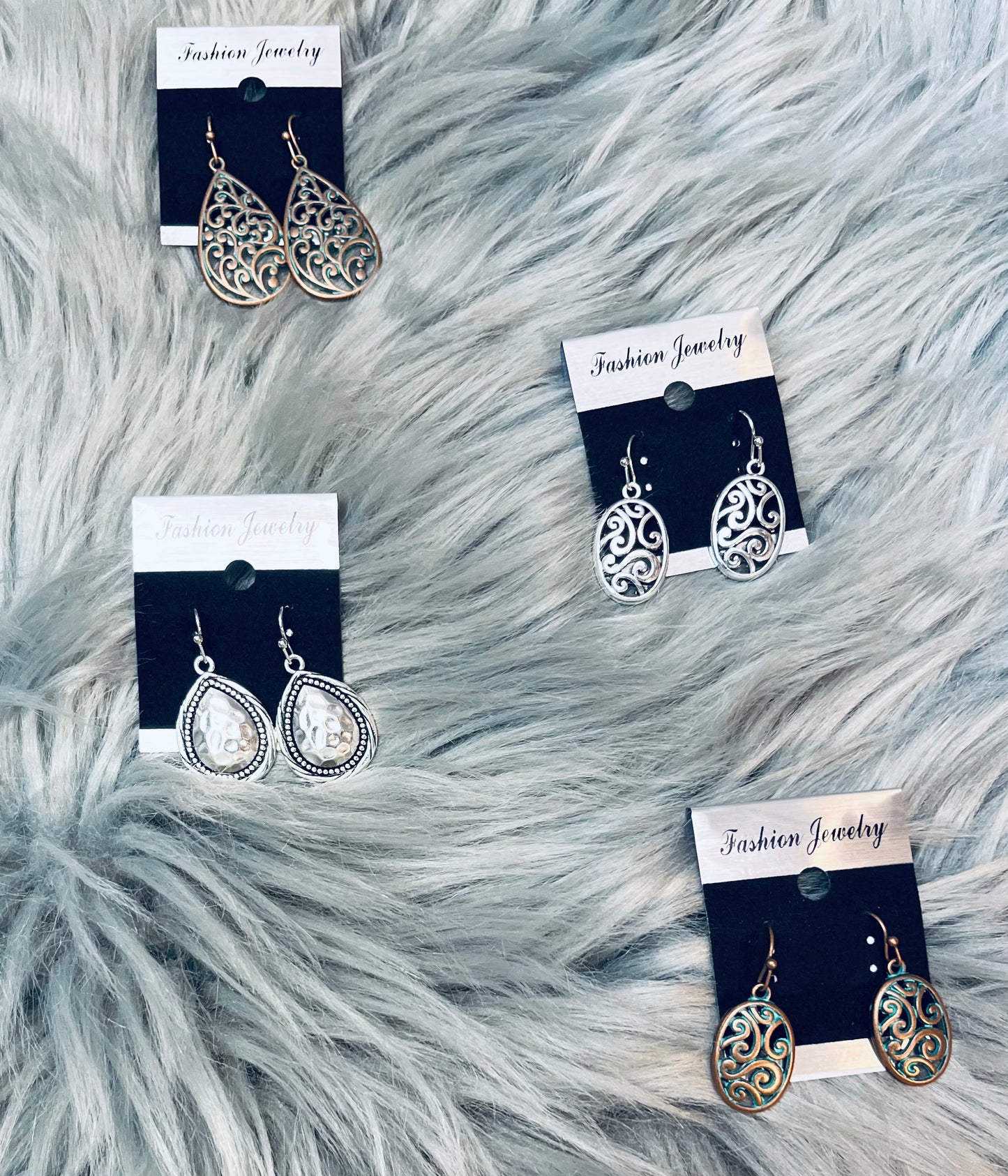 Round earrings