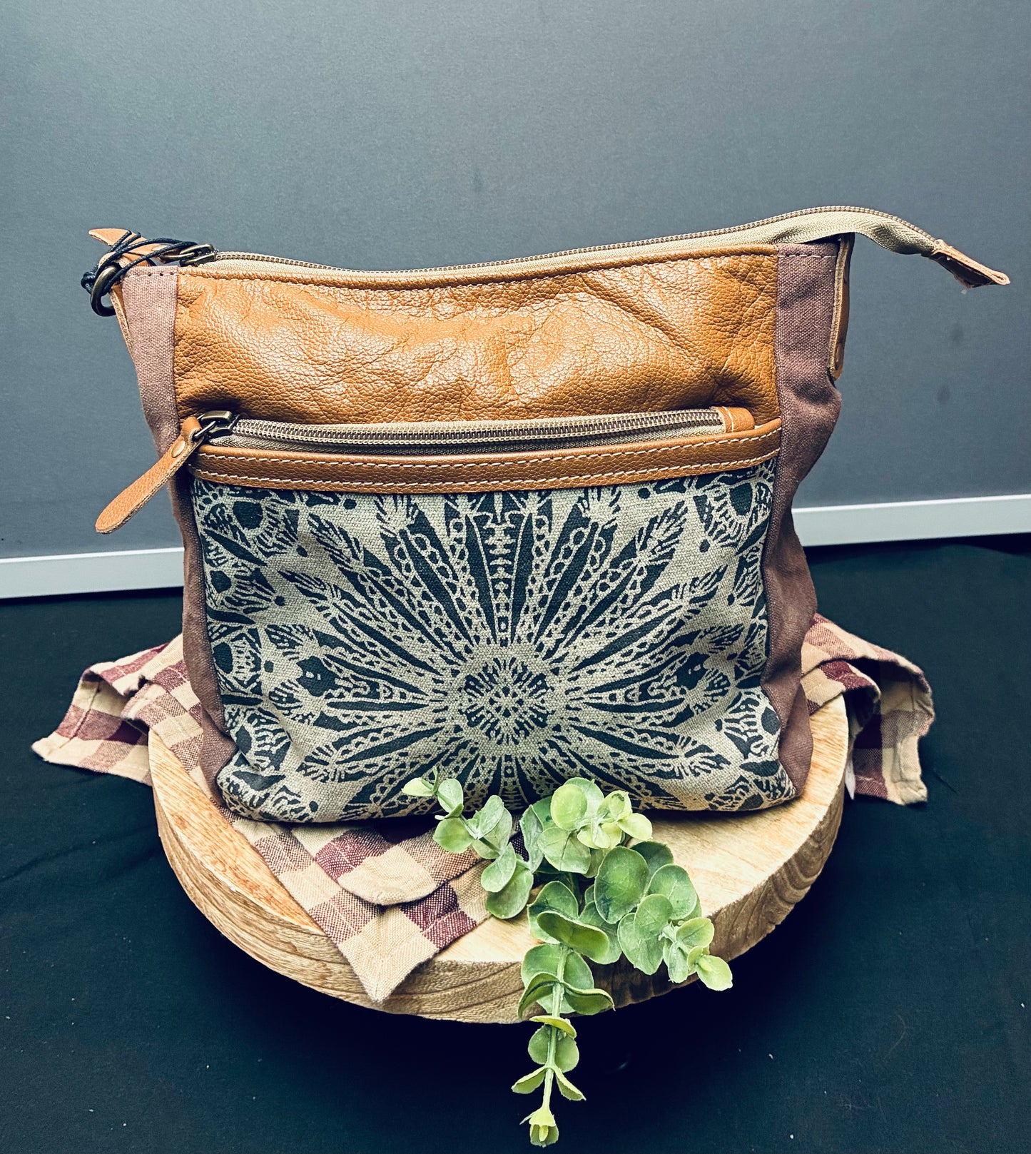 Dizzy circle sm crossbody