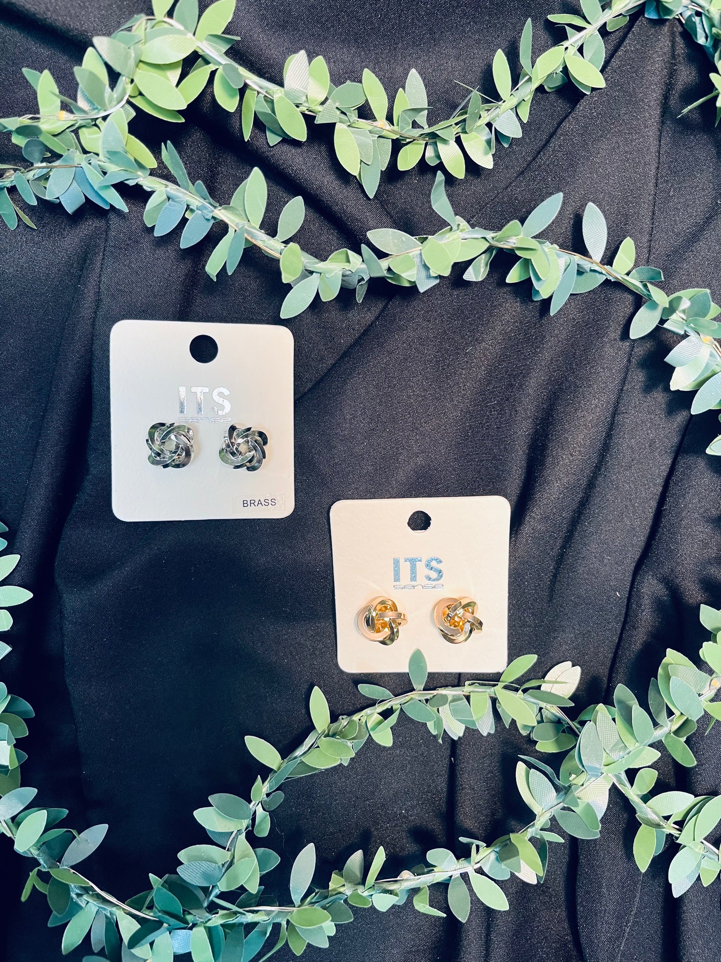 Knot earrings