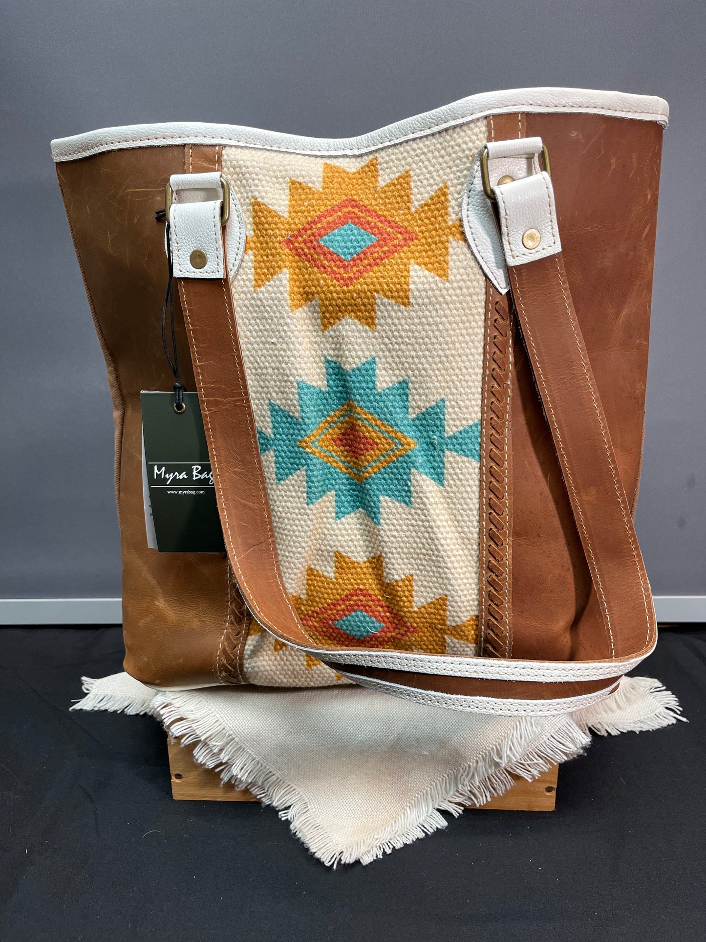 Nova Aztec tote bag