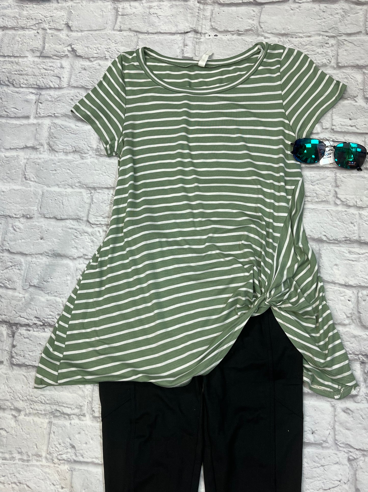 Mint stripe with twist