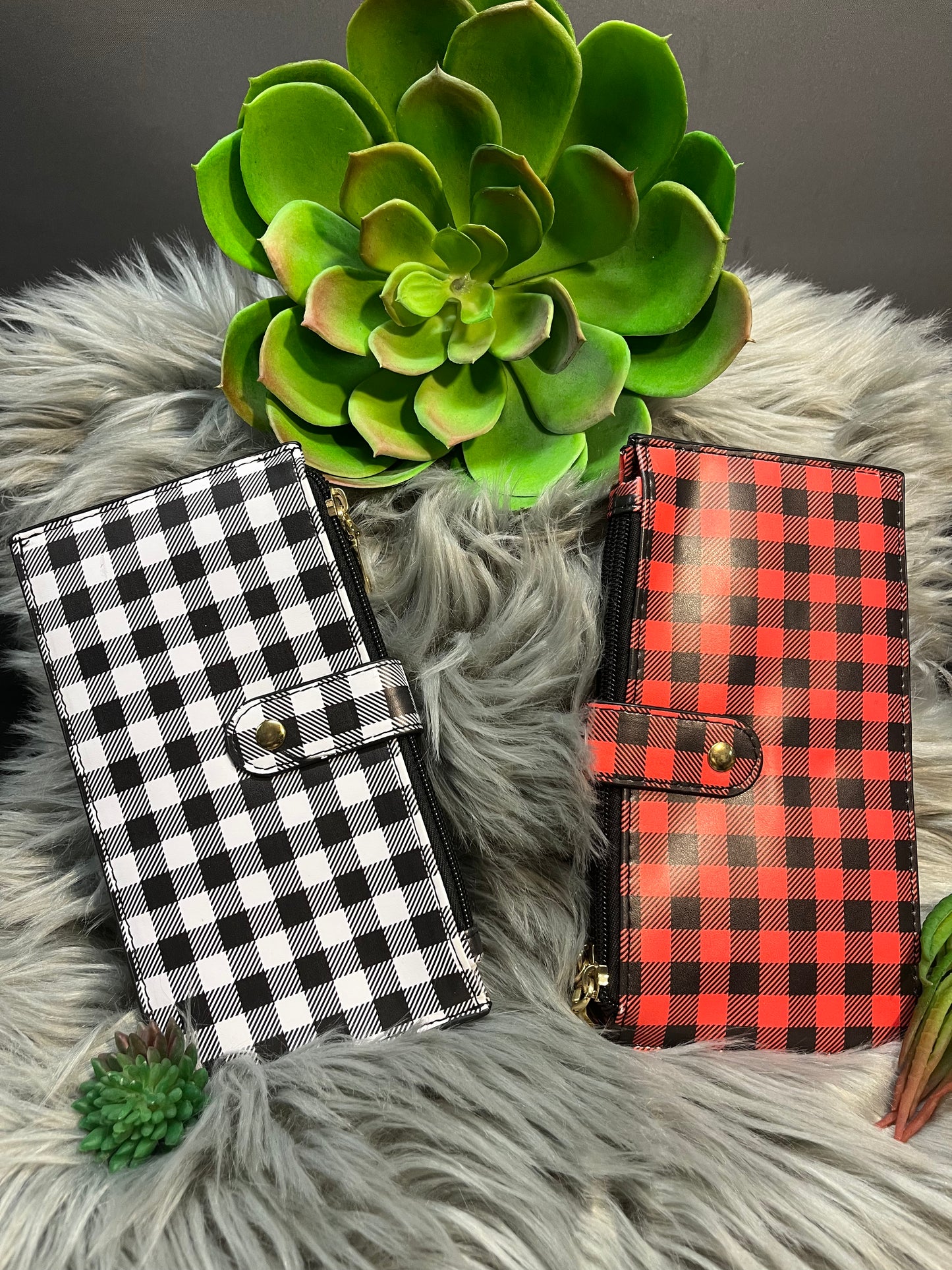 Plaid wallets