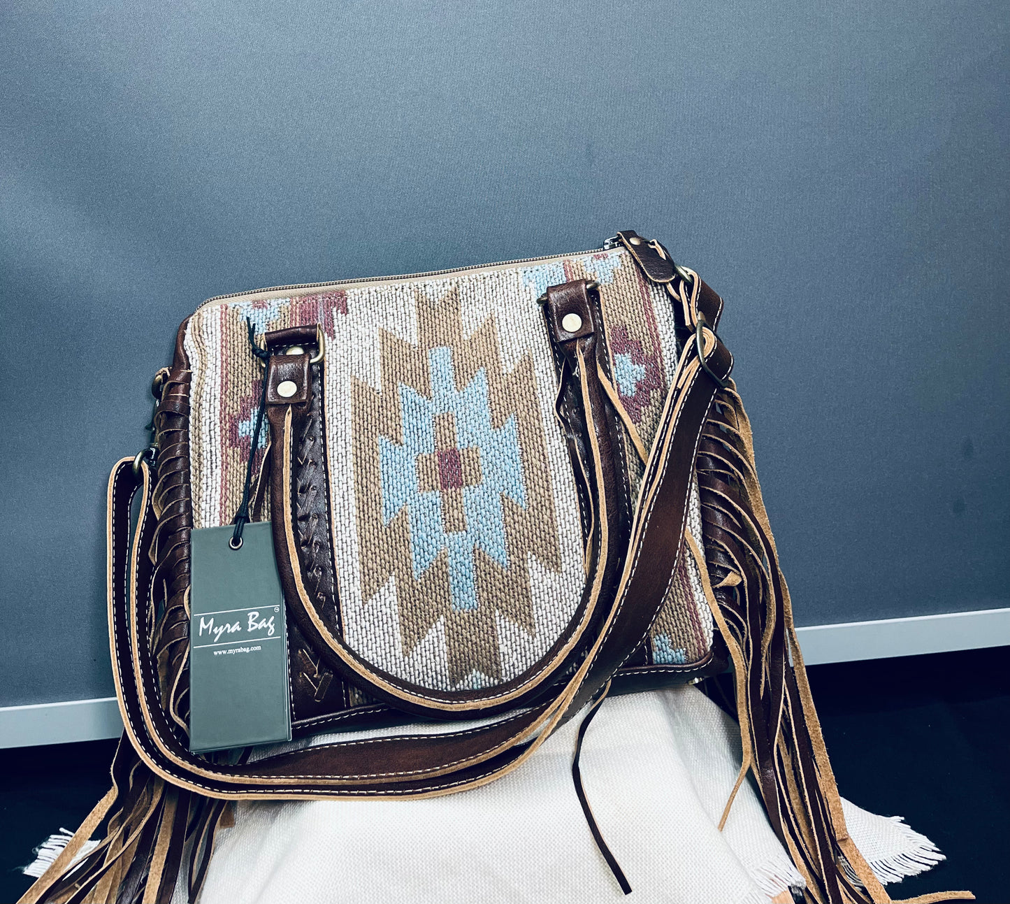 Blue rays handbag