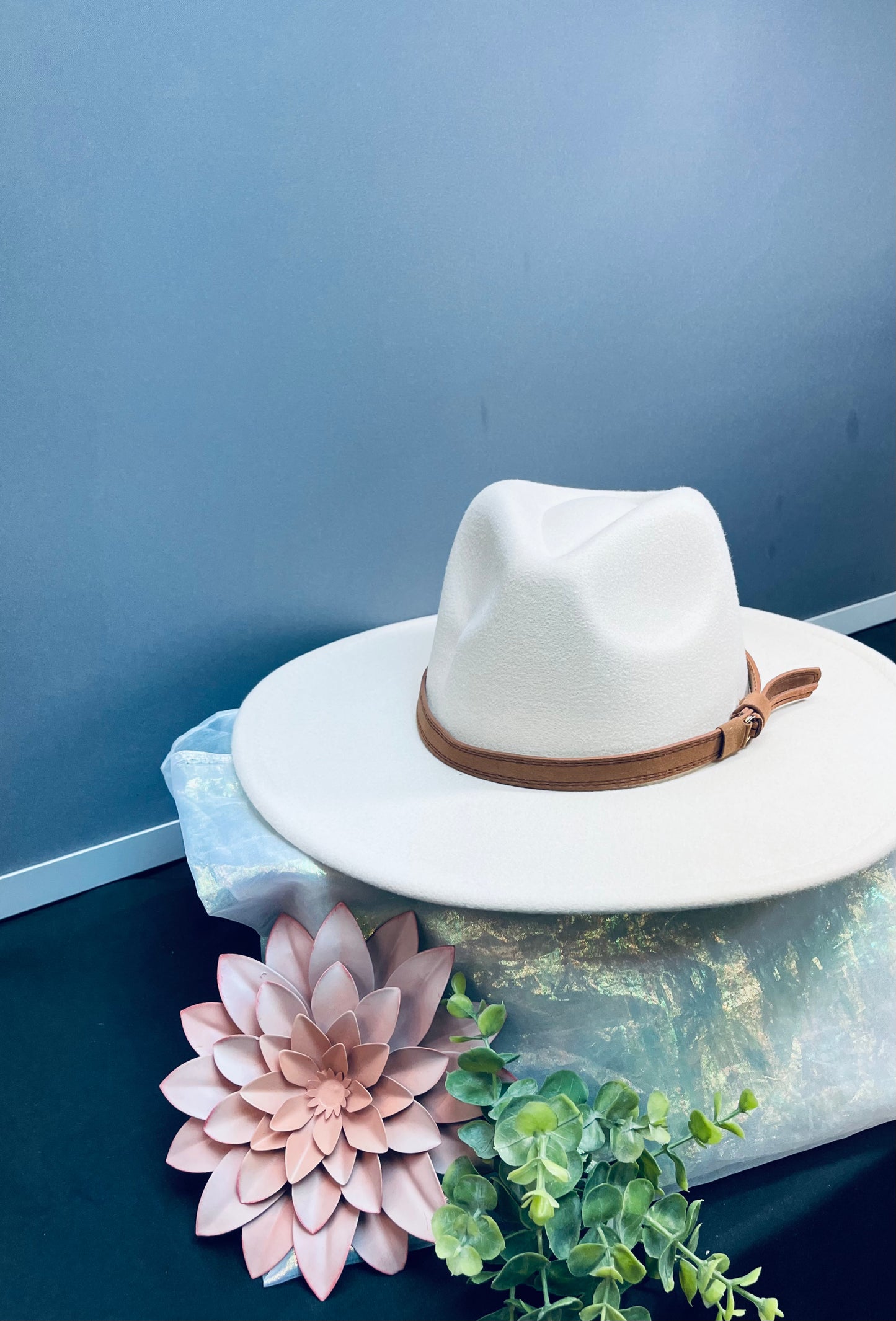 Buckle accent fedoras