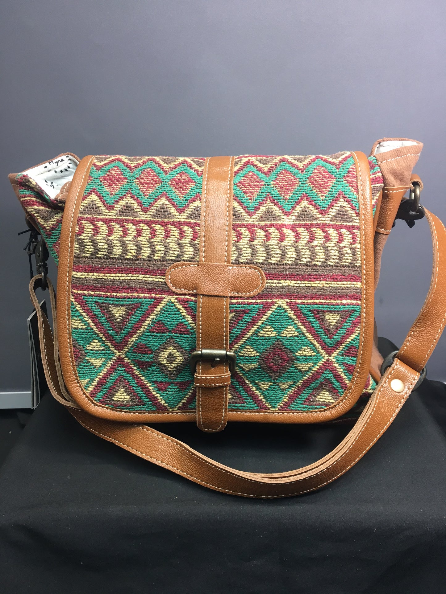 Electric ice shoulder bag