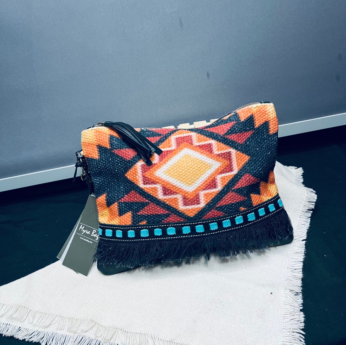Ancestral sun pouch