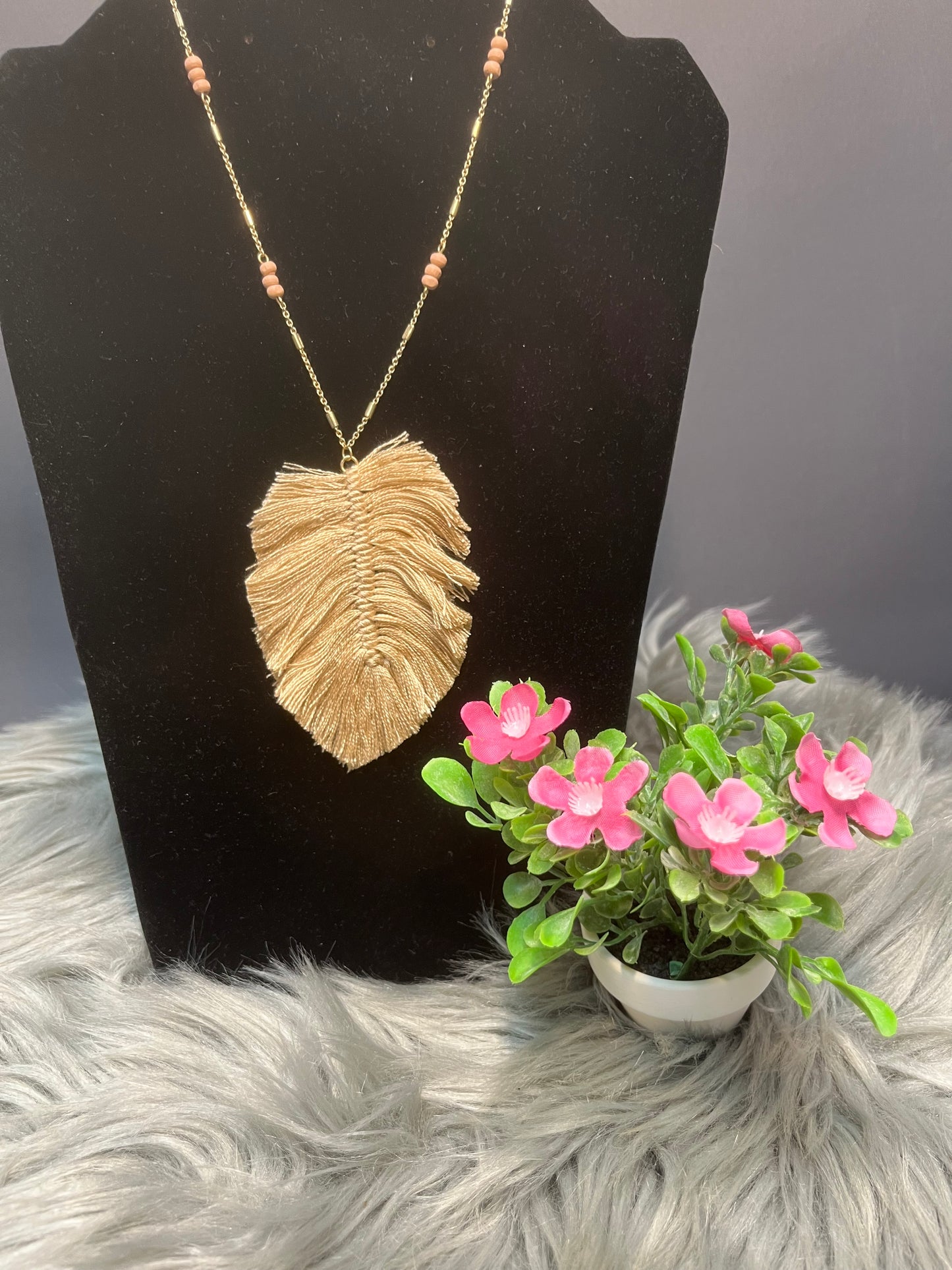 Large tan fringe feather necklace & earrings