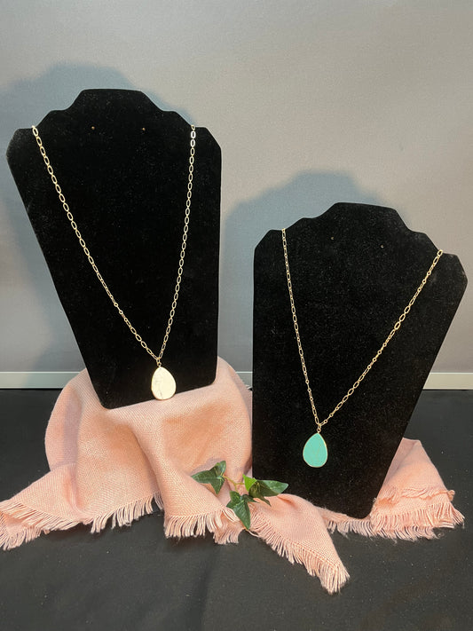 Teardrop necklace w/gold chain