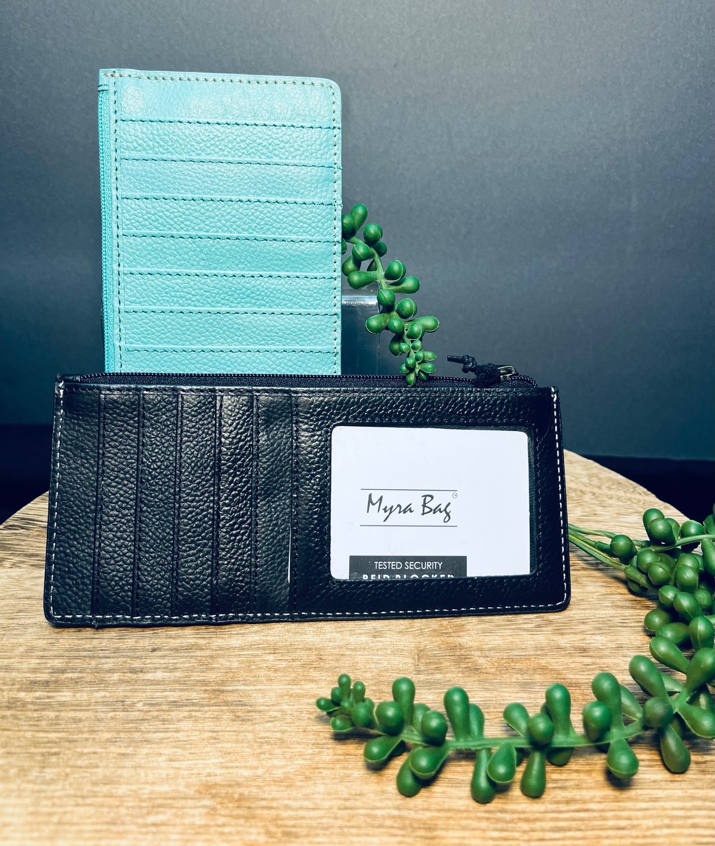 Foothill Creek long credit card holder