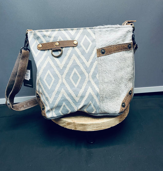 Washes out side pocket shoulder bag