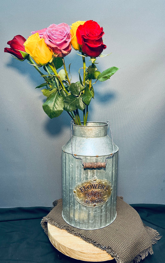 Tin flower can with handle