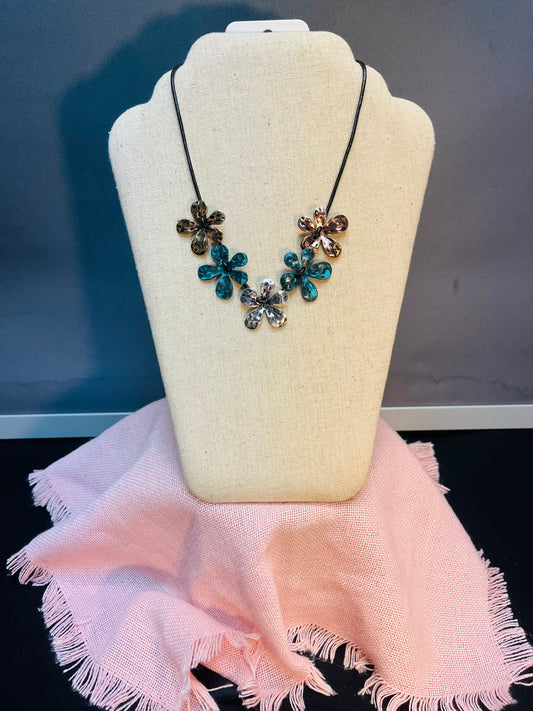 Metal flower necklace w/earrings