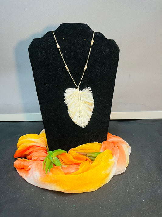 Feather necklace w/earrings