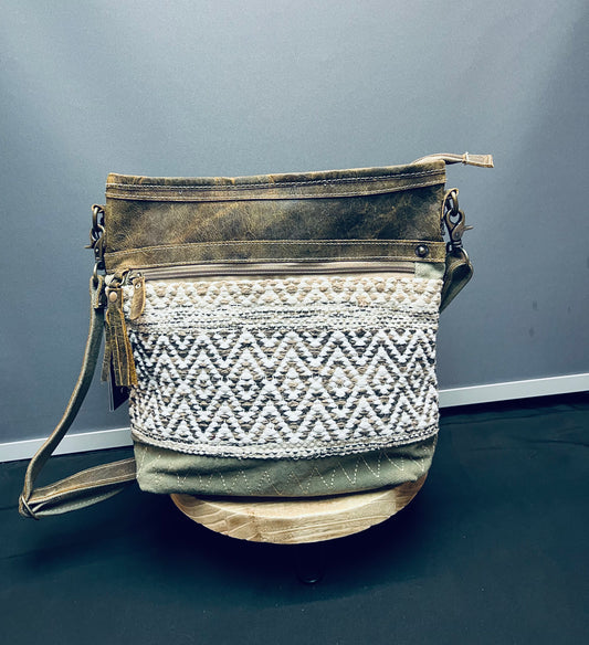 Blending taste shoulder bag