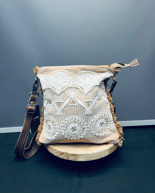 Prairie lace shoulder bag in cottage white