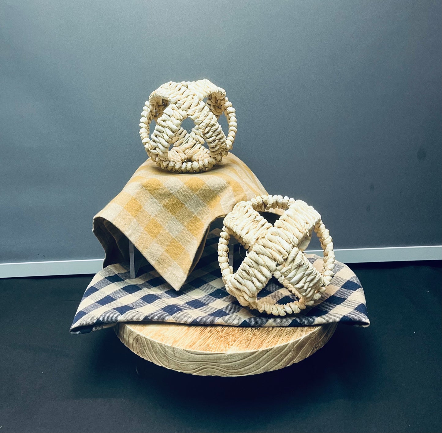 Wicker decorative ball