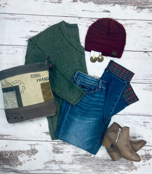 Judy Blue plaid print cuff, boyfriend fit