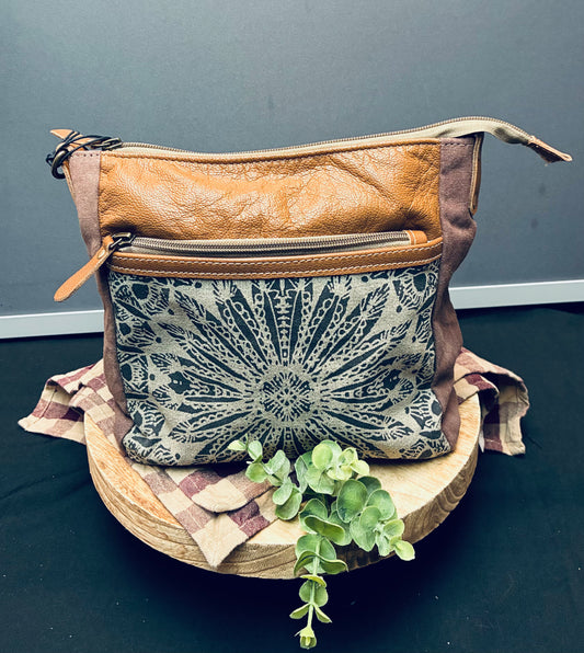 Dizzy circle sm crossbody