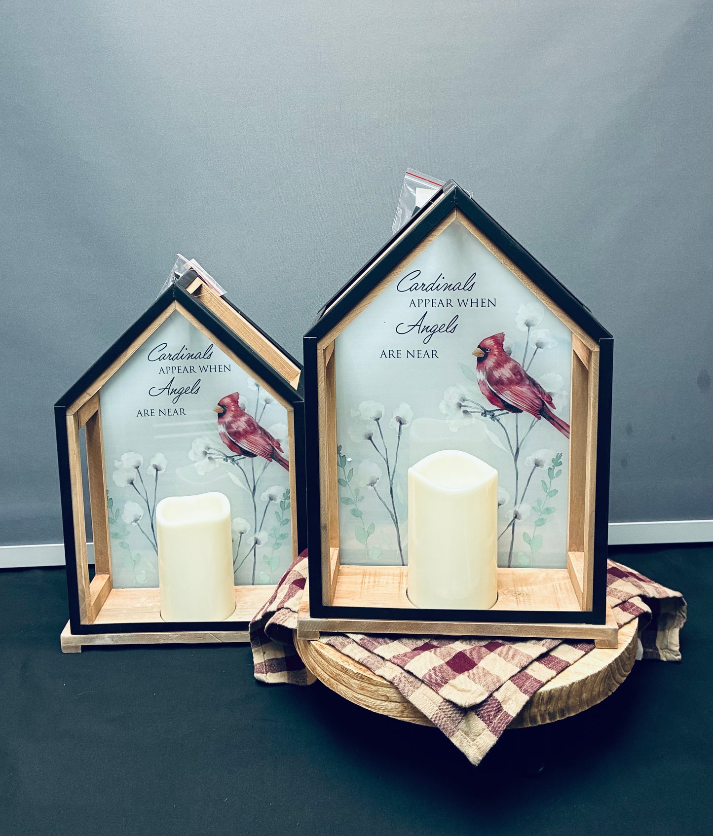 Cardinals appear house lantern