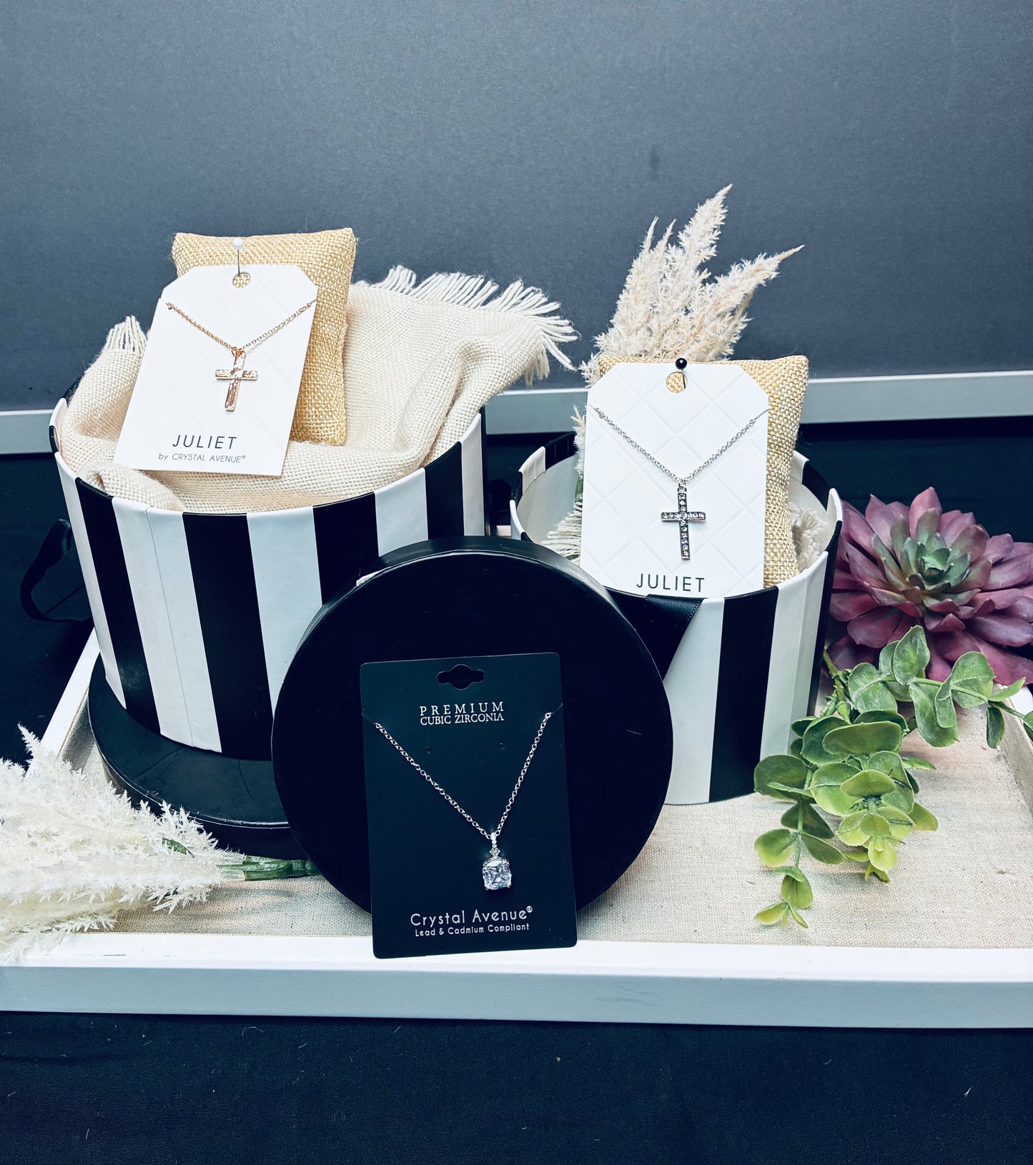 Pendant necklaces