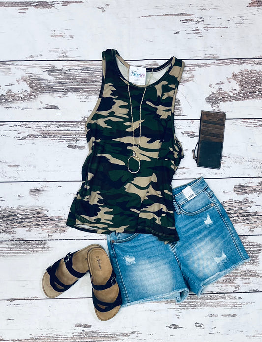 Camo tank