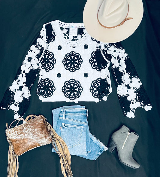 Blk and white crochet top