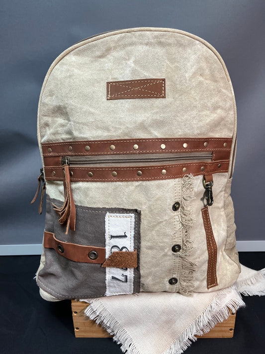 Yesteryear vintage style backpack
