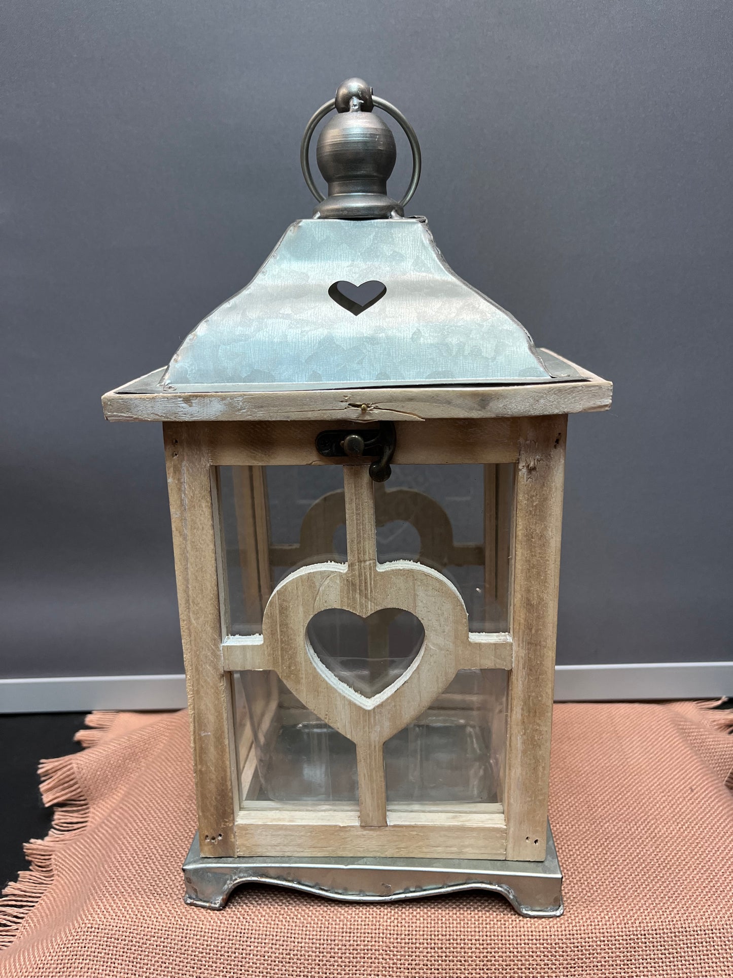 Small lantern with heart