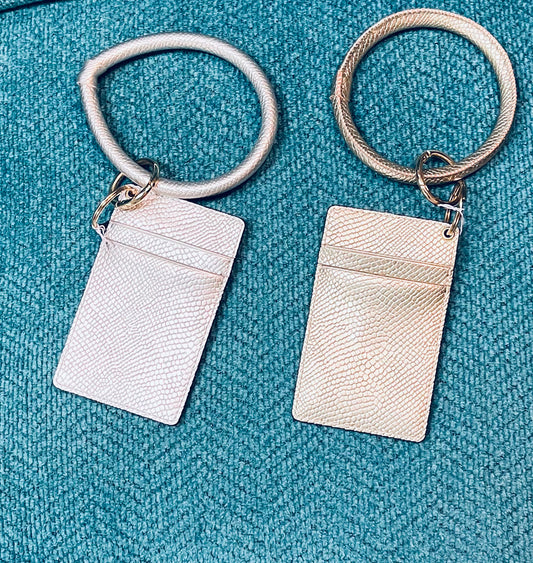 Wristlet wallets