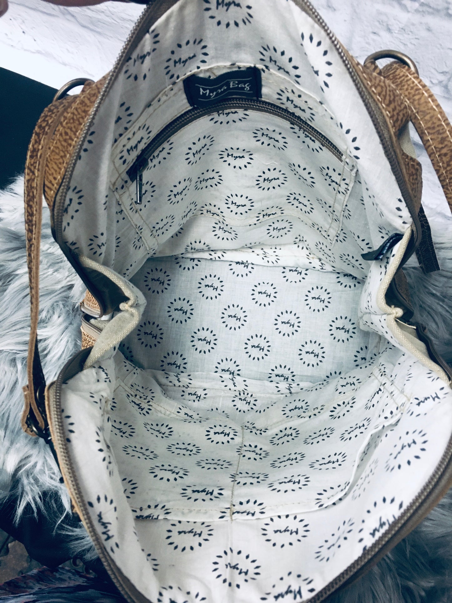 Cream pocket Myra back pack