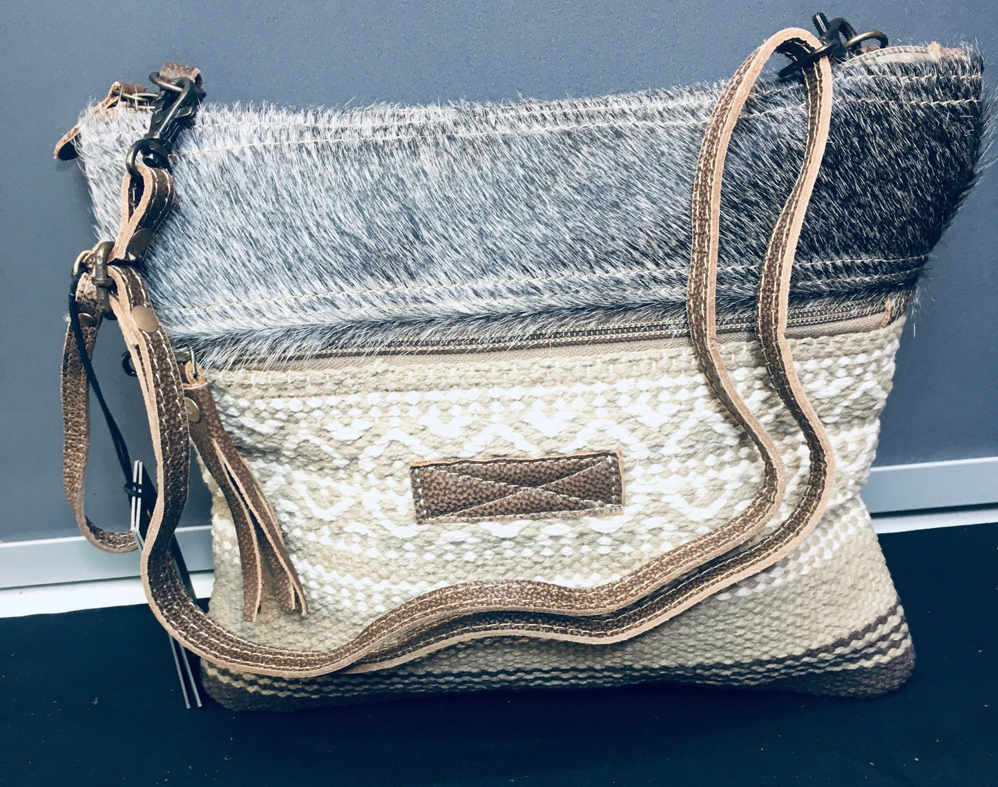 Presentable Small & Crossbody Bag